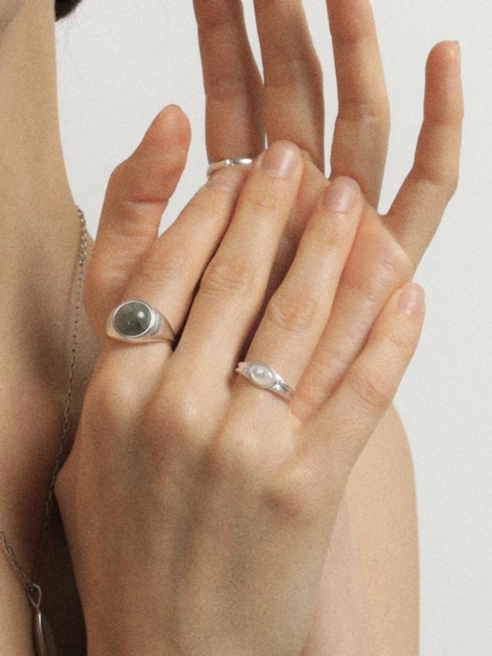 S925 Sterling Silver Ring with Oval White Cabochon Stone Open Size Adjustable - Picture 9 of 9